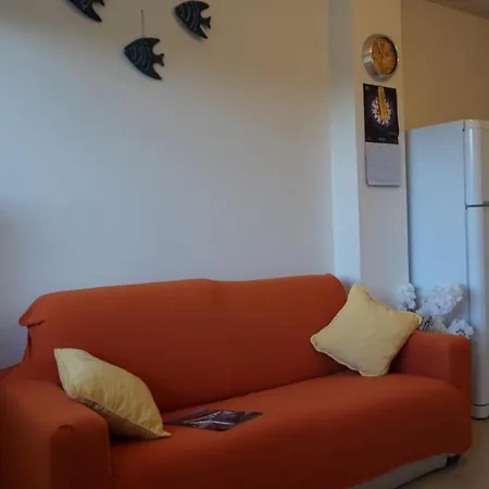 アパート Spacious Three-room With Terrace And Swimming Pool リニャーノ・サッビアドーロ