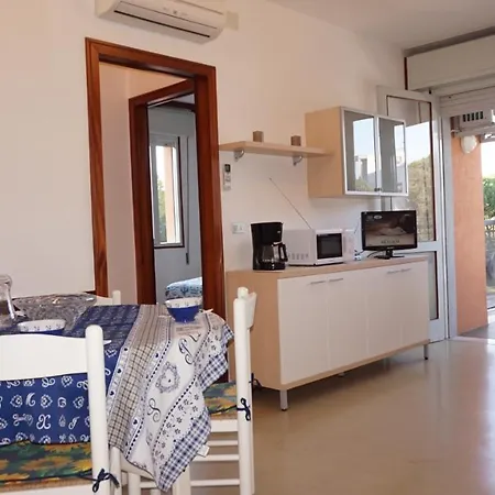 アパート Spacious Three-room With Terrace And Swimming Pool リニャーノ・サッビアドーロ